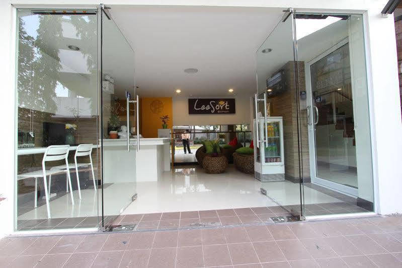 Leesort @ Onnuch Hotel Bangkok Bagian luar foto