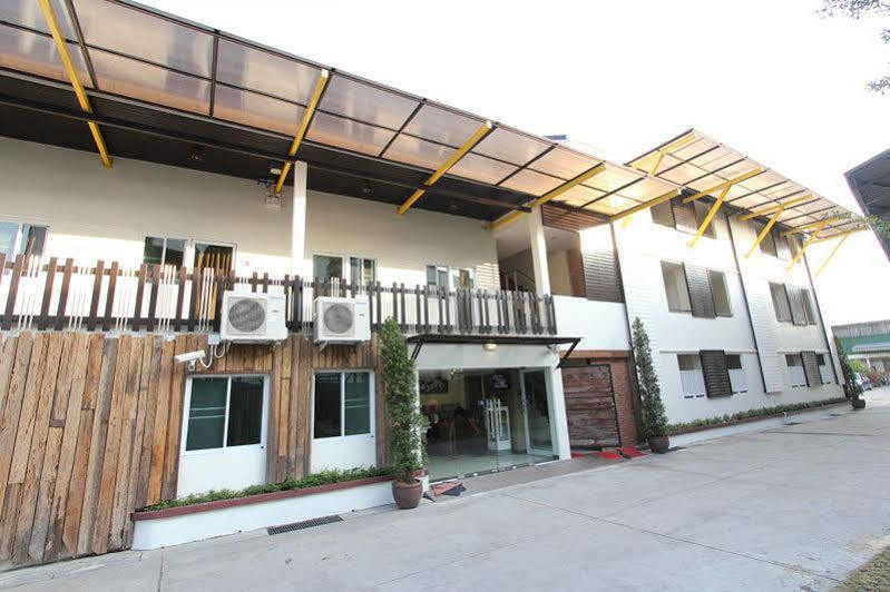 Leesort @ Onnuch Hotel Bangkok Bagian luar foto