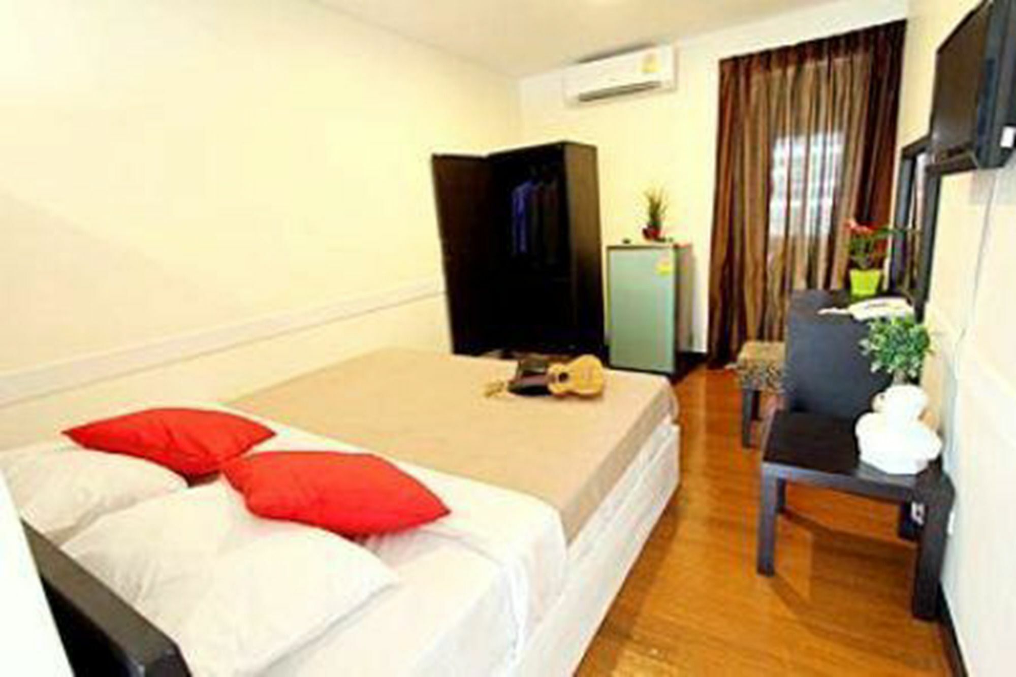 Leesort @ Onnuch Hotel Bangkok Bagian luar foto