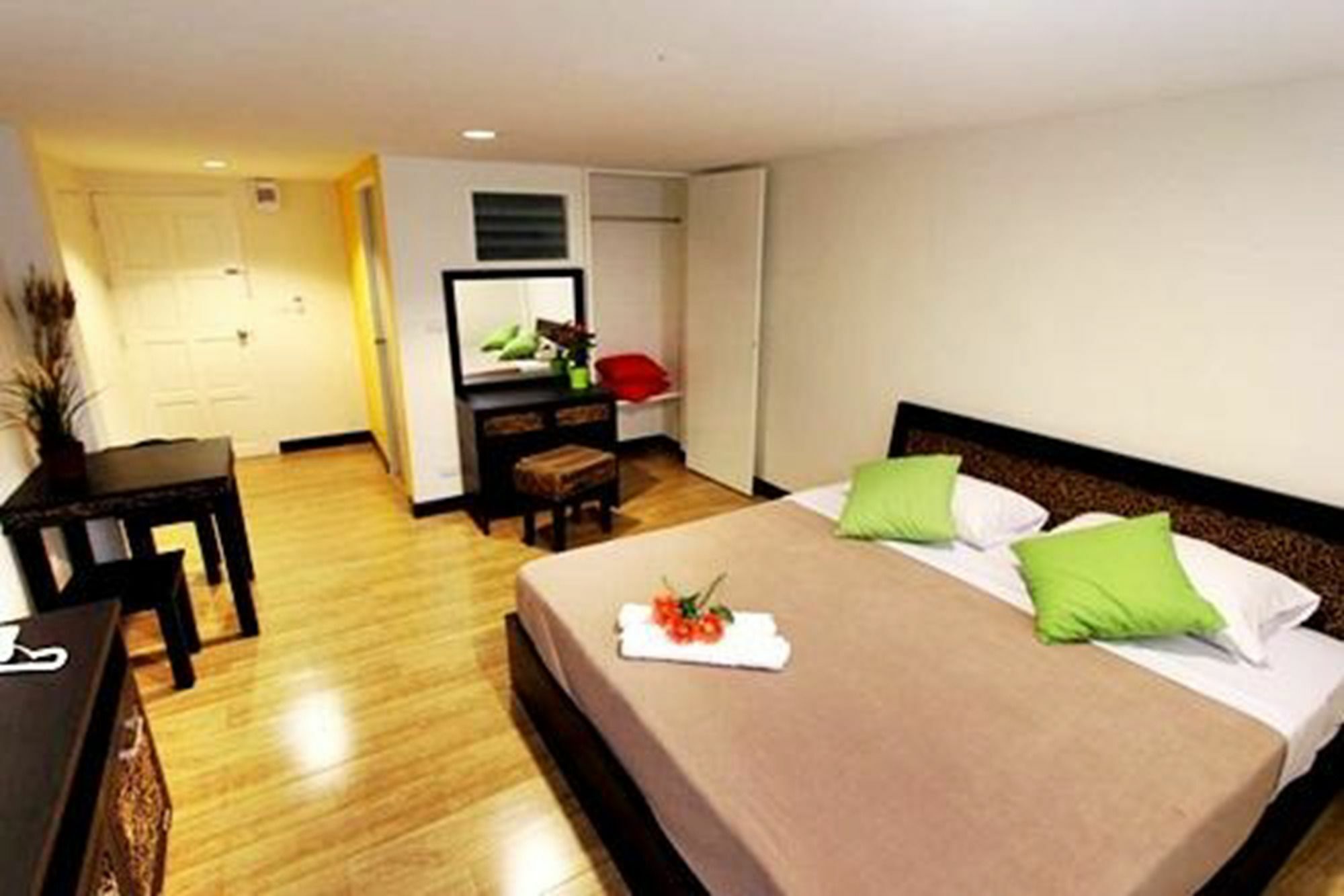 Leesort @ Onnuch Hotel Bangkok Bagian luar foto